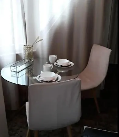 Apartment 5min To *